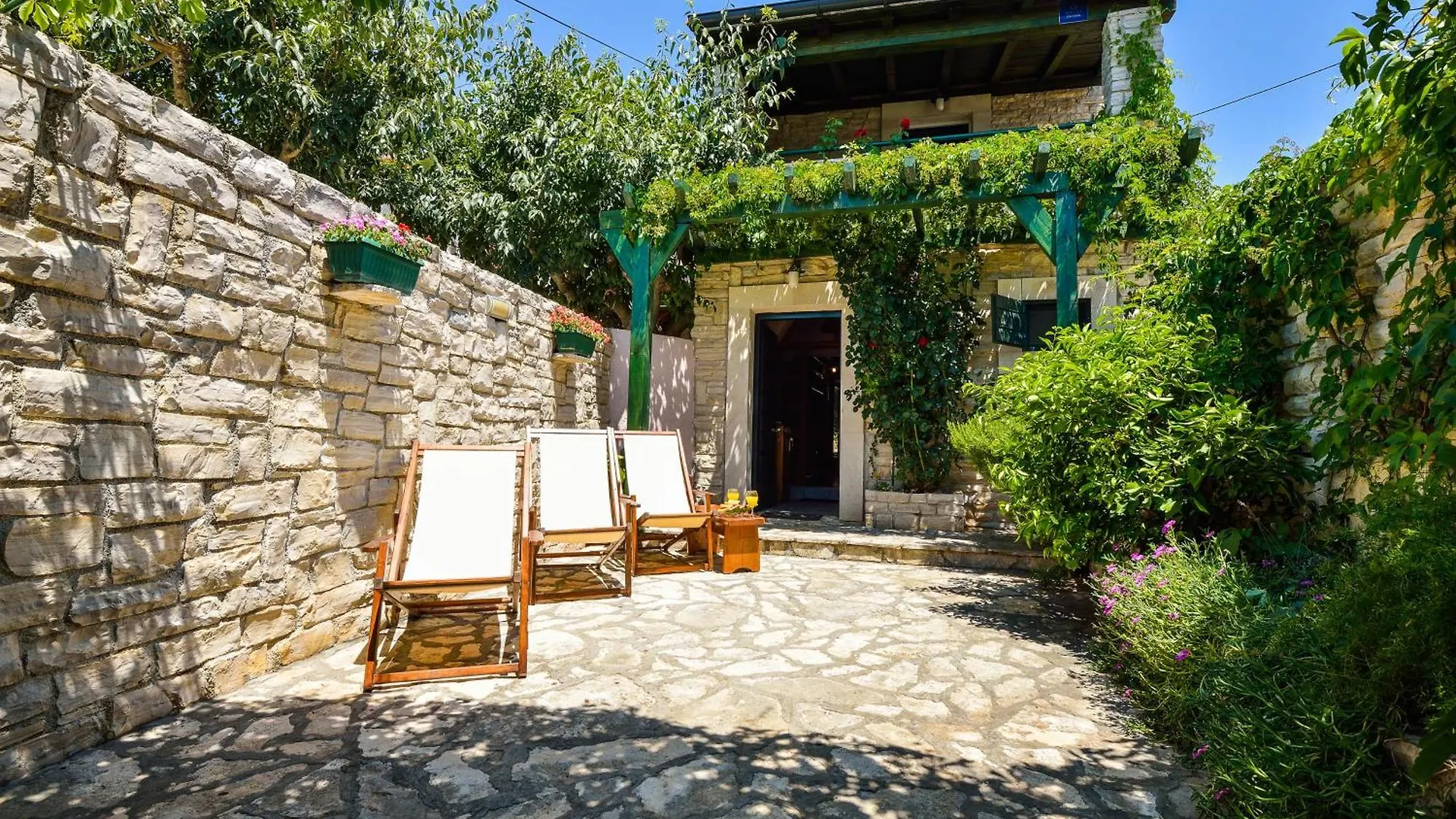 Holiday Home Bepo I Zara Sukošan