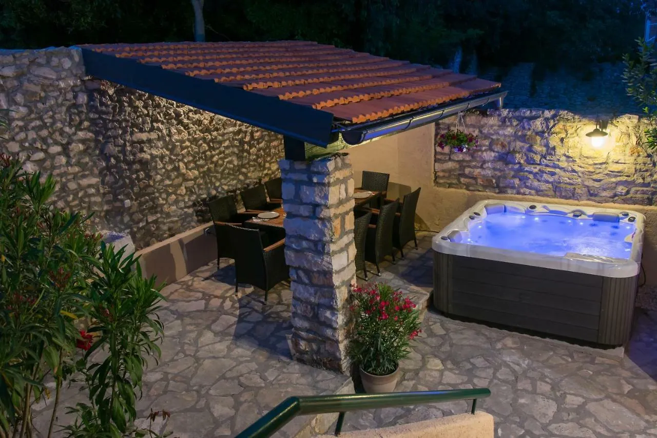 Holiday Home Bepo I Zara Sukošan