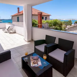  Apartament White
